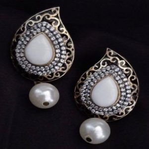 Mango Pattern Earring - White Stone With Pearl
