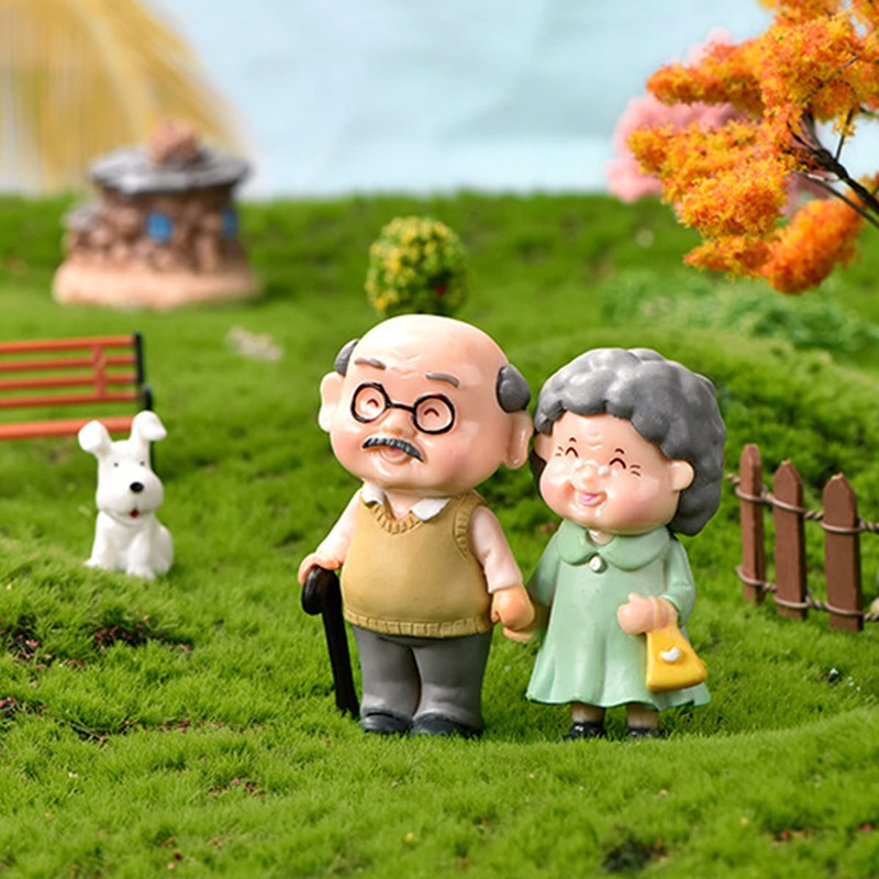 Miniature Grandma And Grandpa Couple in Garden