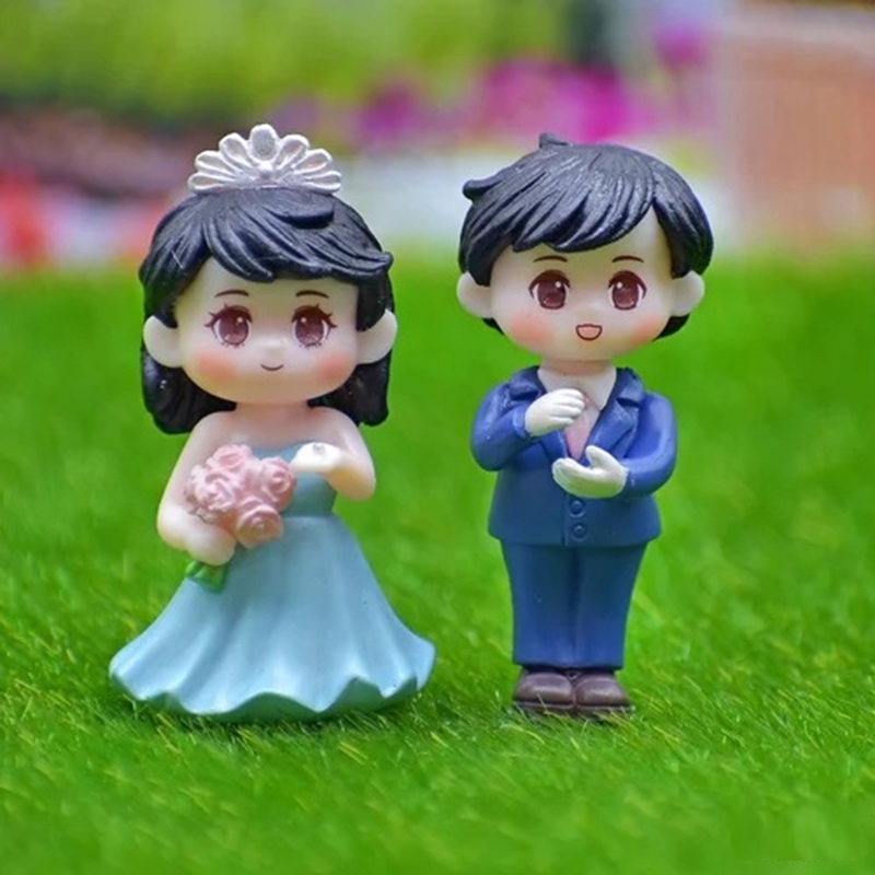 Miniature Cute Wedding Couple