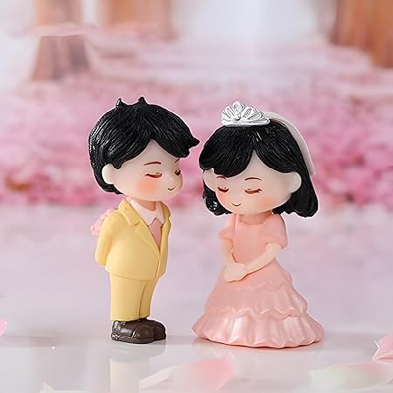 Miniature Cute Wedding Couple