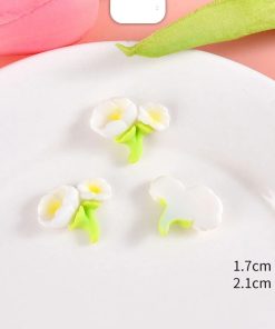 Miniature White Petal Flower